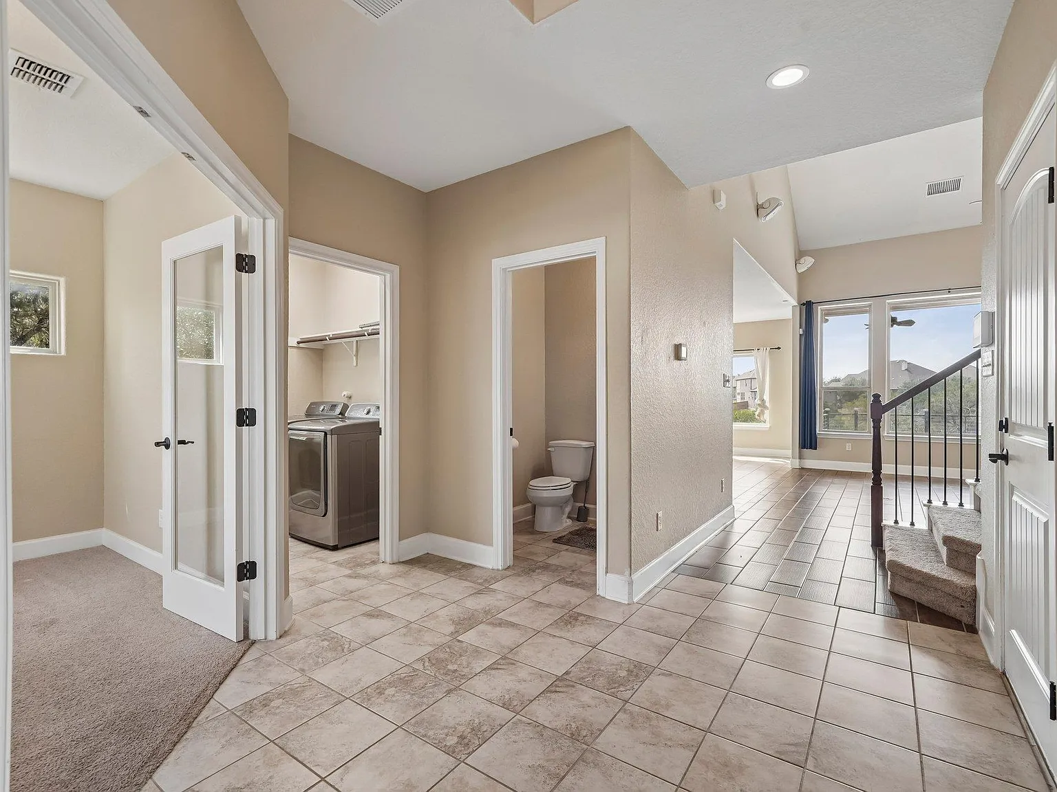 4 bed, 3.5 bath, 2722 sqft, $3,150 — Photo 3