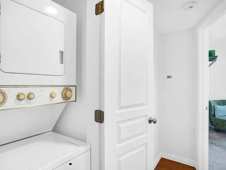 180 Chambers St — Photo 13
