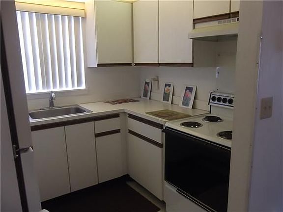 5th image of 10406 Boynton Place Cir