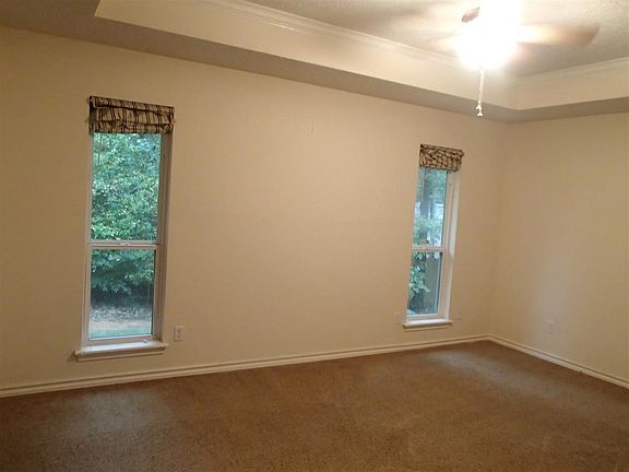 4th image of 514 Northwest Dr