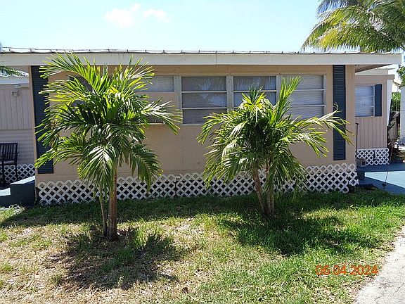 4th image of 1001 NE 62nd Ct