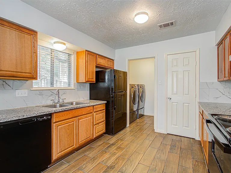 2702 Fir Crest Ct — Photo 11