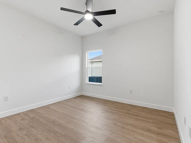 4612 SW 132nd St — Photo 13