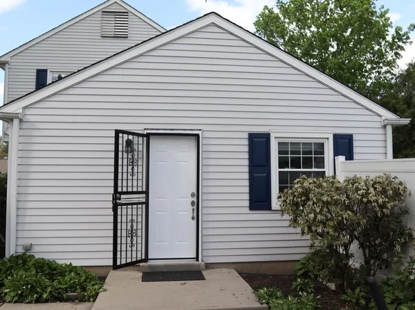 6 Vander Veer Dr #2, Lawrence Township, NJ 08648