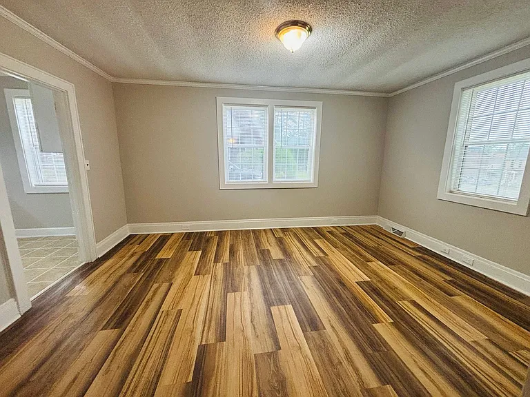 527 S Beltline Blvd — Photo 5