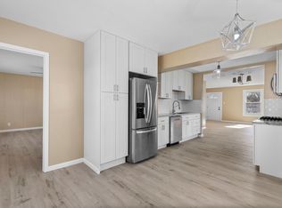 8257 Watson Rd, Saint Louis, MO 63119