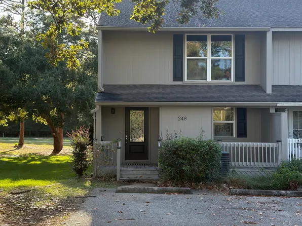 248 Highpoint Dr, Diamondhead, MS 39525