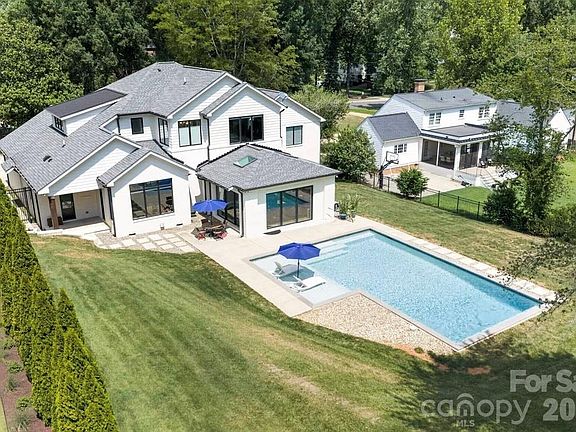 4th image of 842 Linda Ln