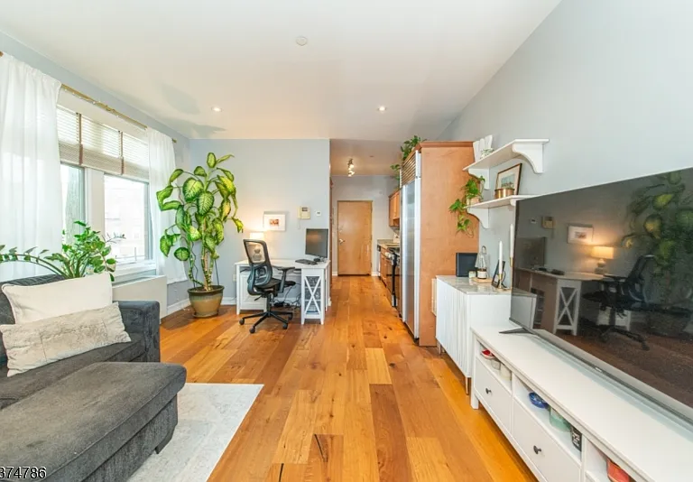 276 Chestnut St #1G — Photo 9