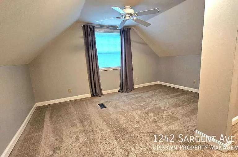 1242 Sargent Ave — Photo 11
