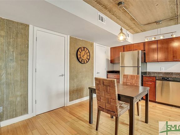 2nd image of 555 Berrien St APT B