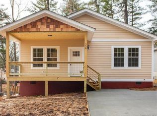 558 Toms Hill Dr, Hendersonville, NC 28739