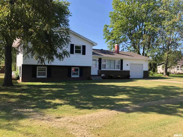 6049 E Flyers Dr, Woodlawn, IL 62898