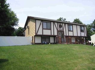 3 Dara Ln, Wappingers Falls, NY 12590