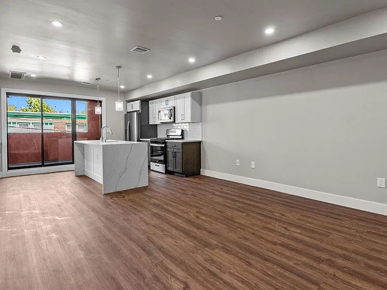 77 E Pastorius St #2 — Photo 1