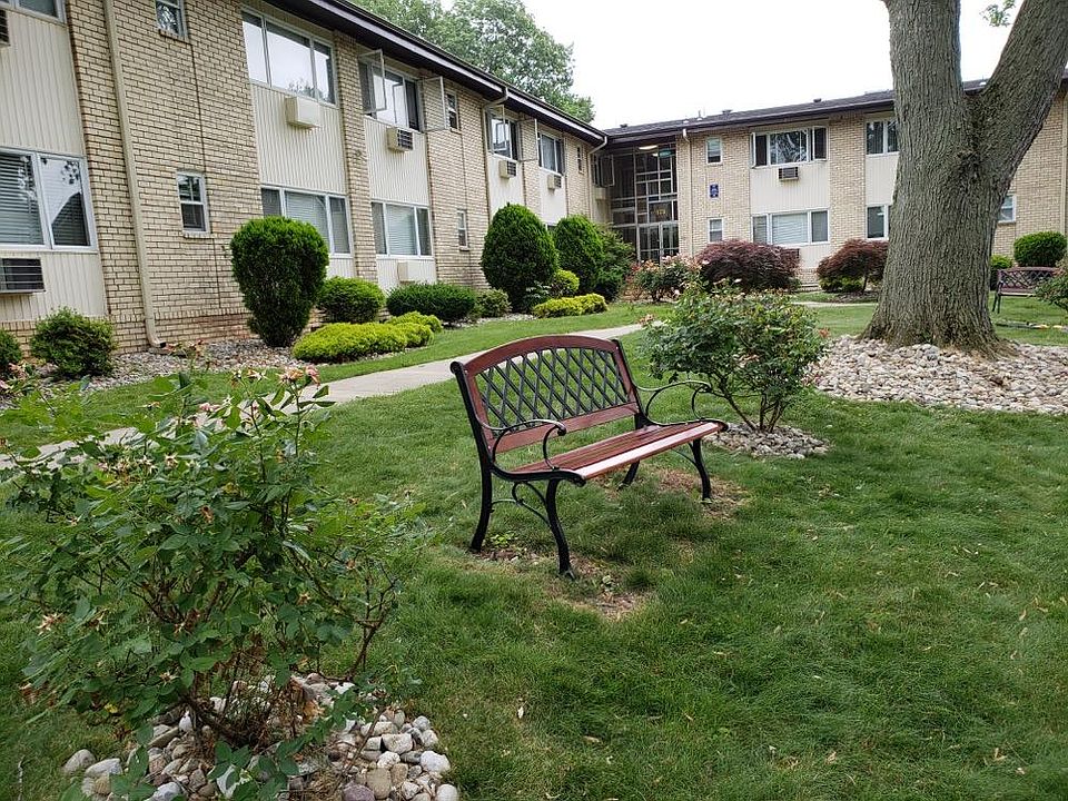 1st image of 573 Broughton Ave APT 17B