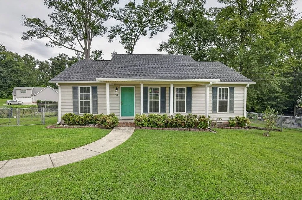 3 bed, 1260 sqft, $1,650 — Photo 1