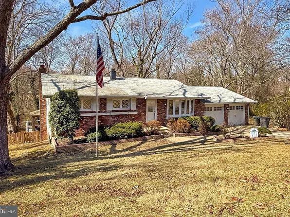 8808 Menard Ct, Alexandria, VA 22309