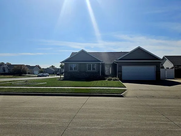 1704 W 15th Street Pl, Kearney, NE 68845