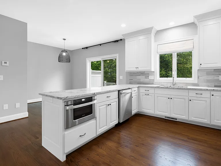 204 Mountain Rd #F — Photo 15