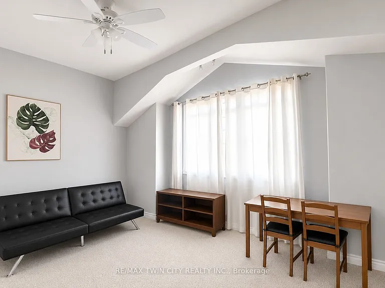 72 Newcastle Dr — Photo 16