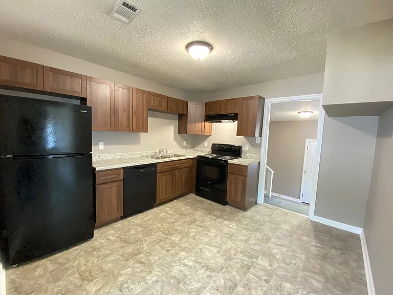 64 Hill Ln — Photo 3