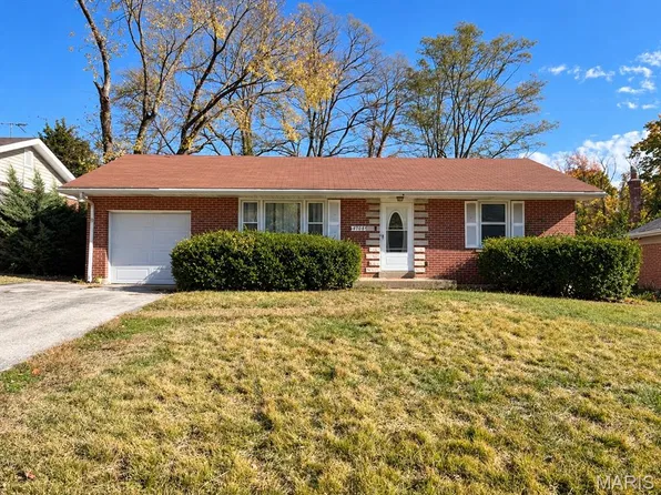 4708 N Hills Ln, Saint Louis, MO 63121