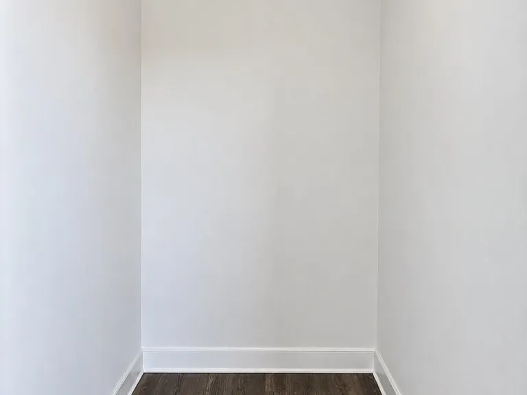 15 - Balcony closet space_08122026