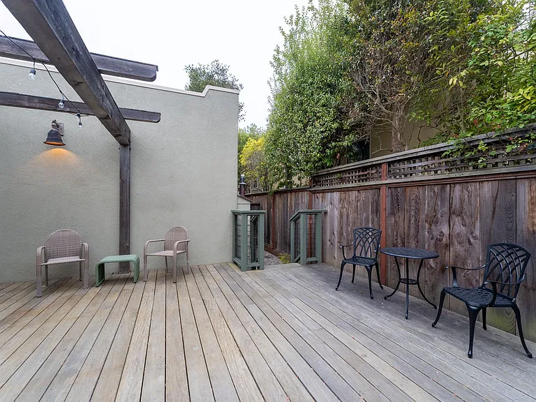 610 Forest Ave — Photo 54