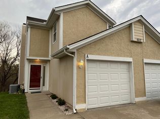 4612 NE Whispering Winds Dr UNIT 33, Lees Summit, MO 64064