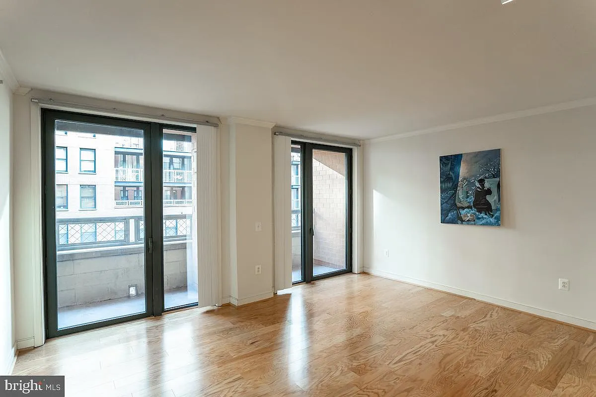Central — Photo 3