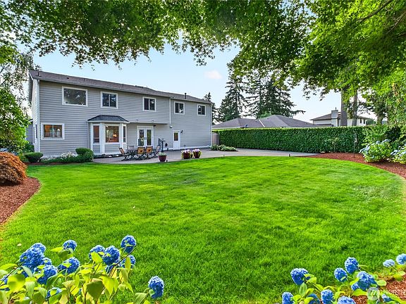 4th image of 2815 199th Avenue Ct East