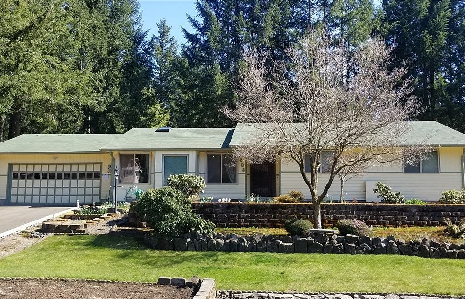 1st image of 3808 Goldfinch Dr SE