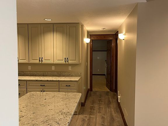 5th image of 672 Barton Ave NW
