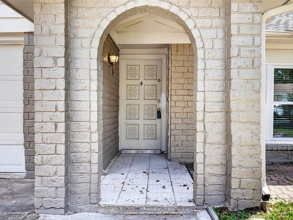5th image of 11307 Langdon Ln
