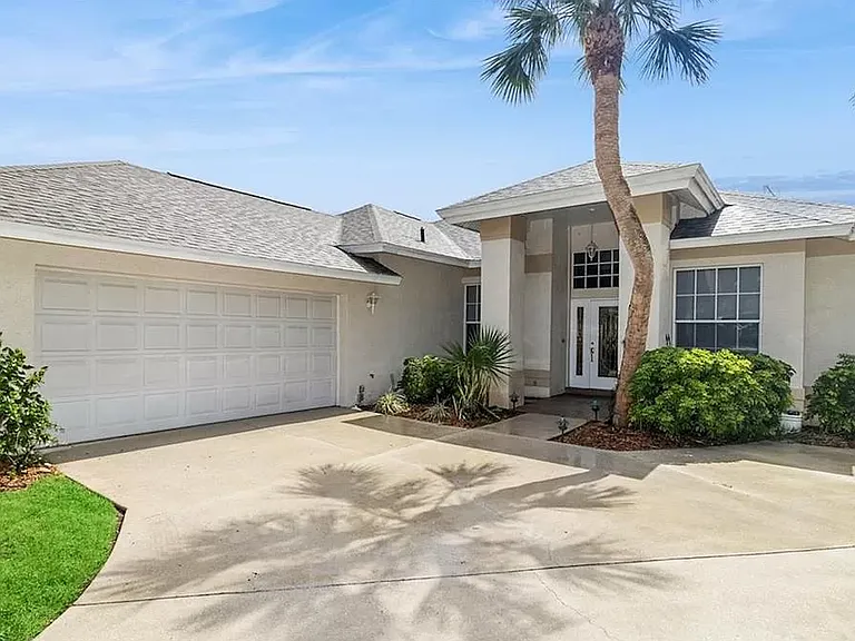 1580 Argyle Dr — Photo 1