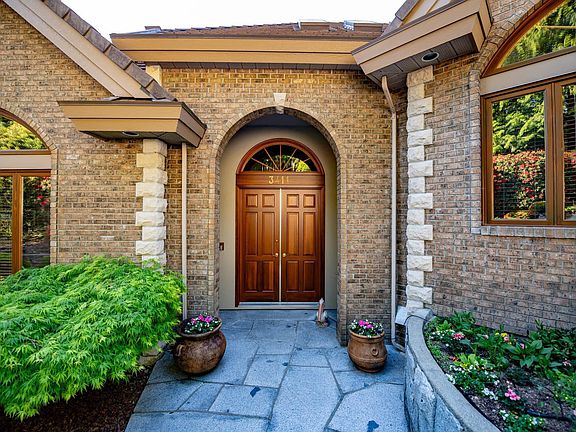 3rd image of 3411 Senkler Rd