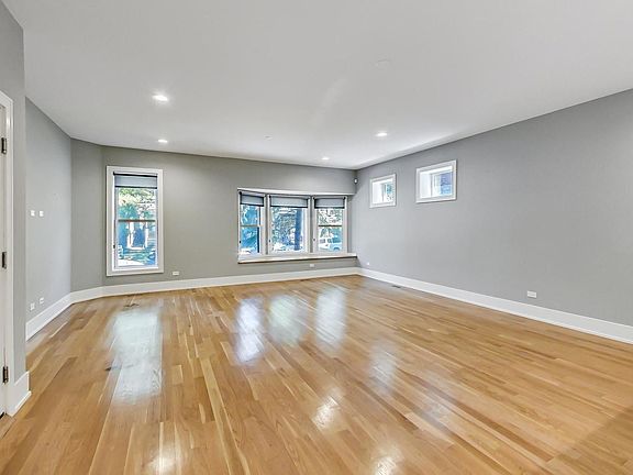 4th image of 1515 W Sunnyside Ave #1E