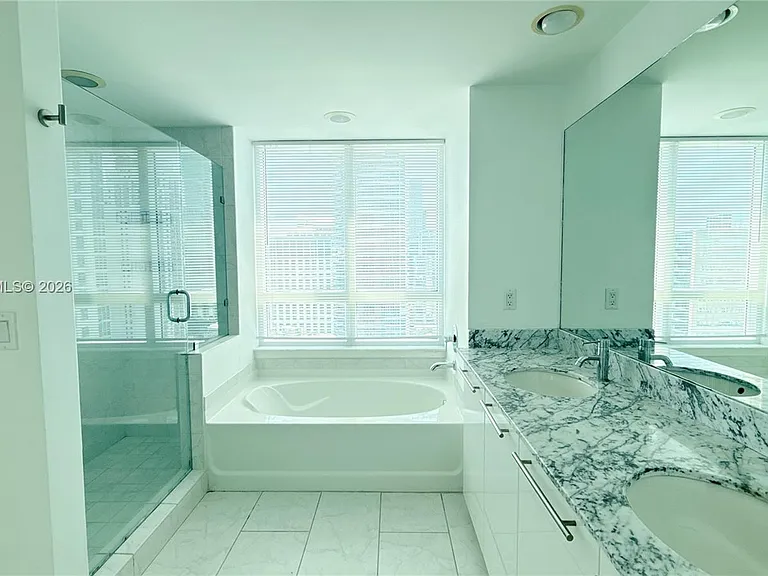 950 Brickell Bay Dr #3411 — Photo 8