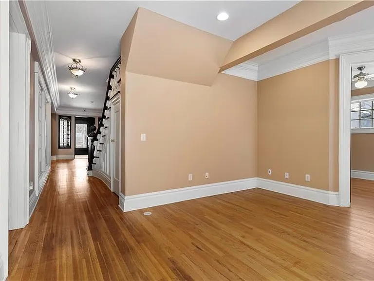 1208 James St #3 — Photo 4