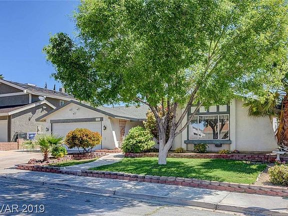 3rd image of 1519 Sandra Dr