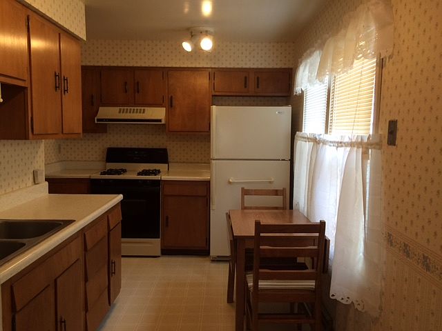 1st image of 4930 N Best St