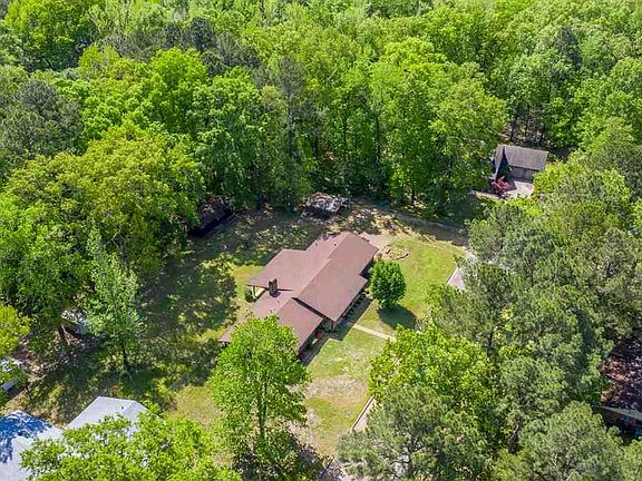 3rd image of 304 Pine Forest Ln