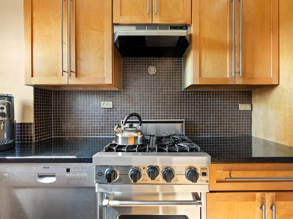 201 West 21st Street image 4 of 9