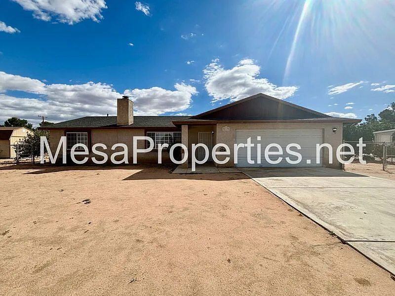 3 bed, 2.0 bath, 1372 sqft, $1,950 — Photo 1