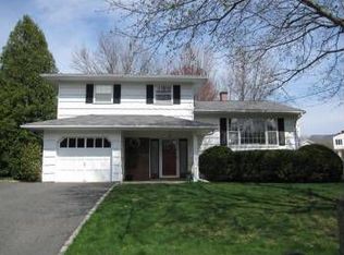 20 Plaza Rd, Flanders, NJ 07836