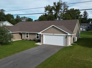 305 W South St, Durand, IL 61024