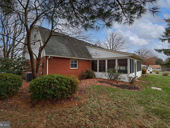 5th image of 106 Velma Ln