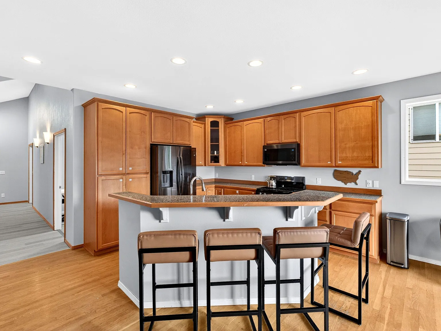 4 bed, 6.0 bath, 3700 sqft, $1,213 — Photo 4