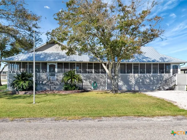 612 W Jackson Ave, Port O Connor, TX 77982